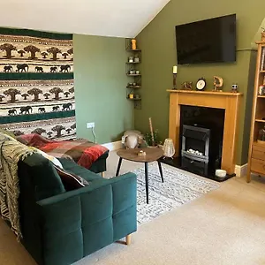 https://cosy-calm-escape-by-the-sea.hotelsin-chester.com