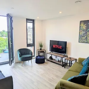  Apartment Charms At Citygate With Free Use Of Onsite Gym