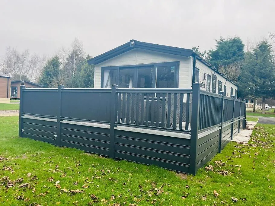 Country Cabin With Hot Tub York